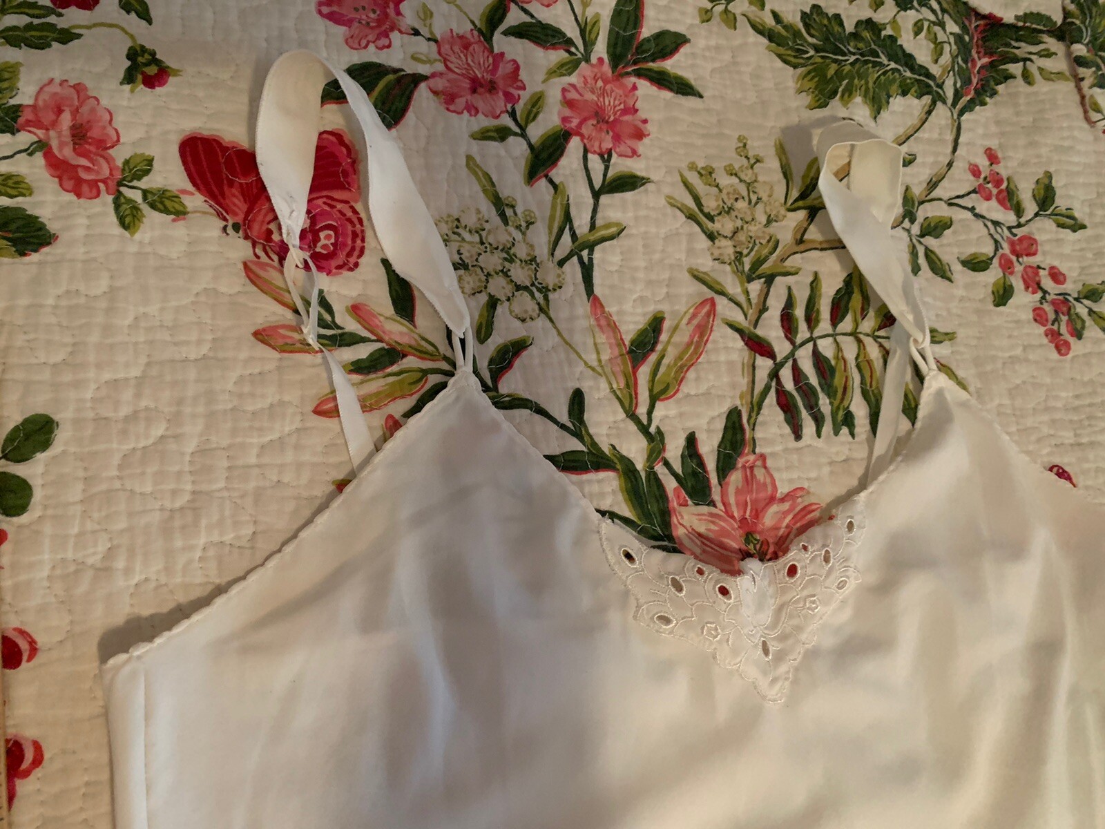 Vintage Vanity Fair Slip Women’s Long Nightgown Size 34″ 32″/40 White