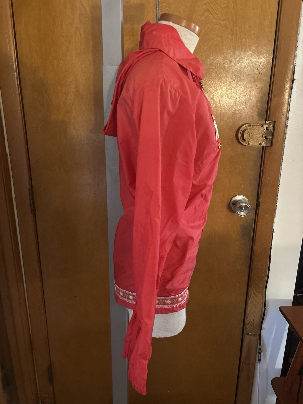 WHITE STAG USA: REWORKED VINTAGE “Snow White Dwarves” Nylon Jacket SZ.S (RED)