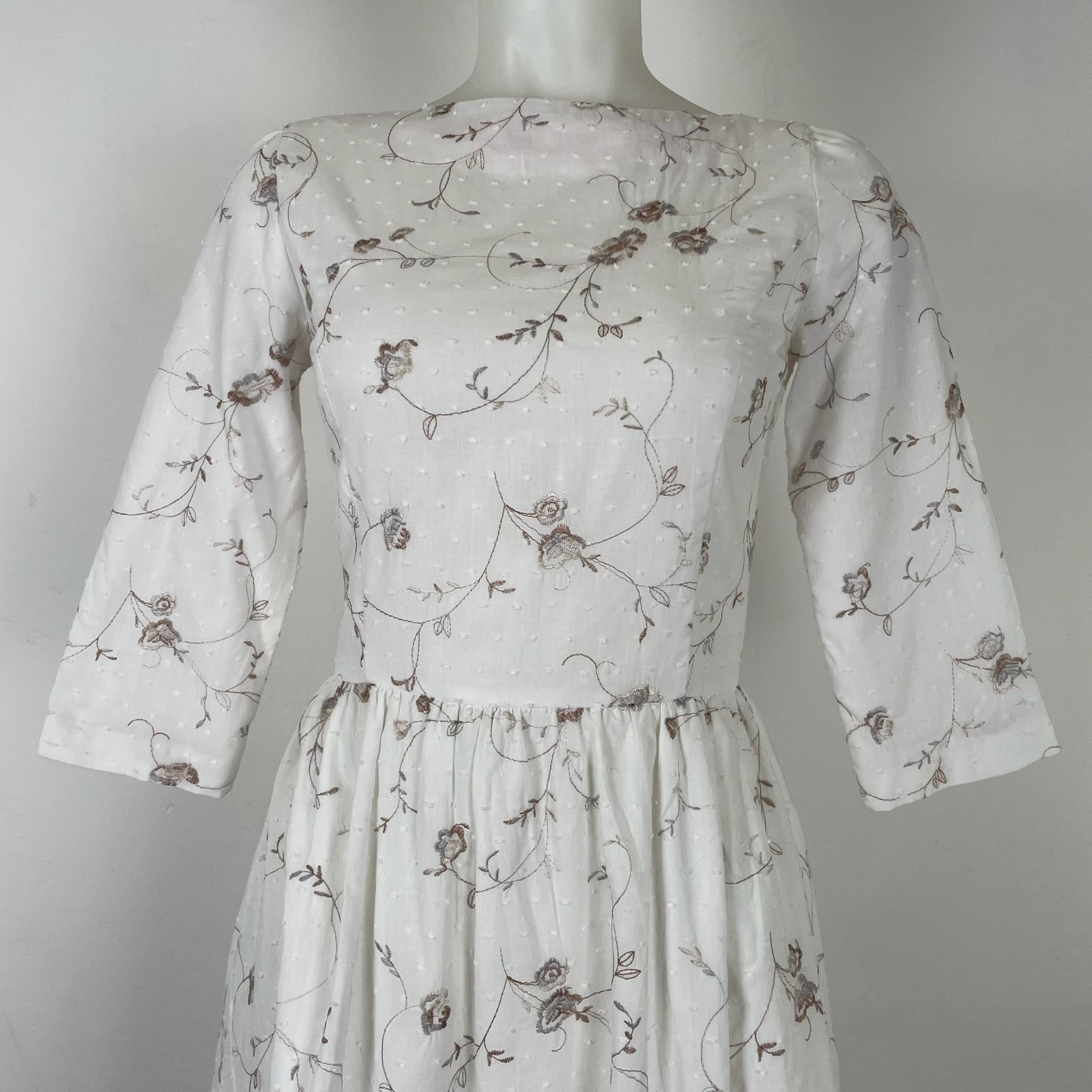 VTG 60s Tea Dress White Swiss Dot Embroidered Floral Classic Cotton Lined S/XS