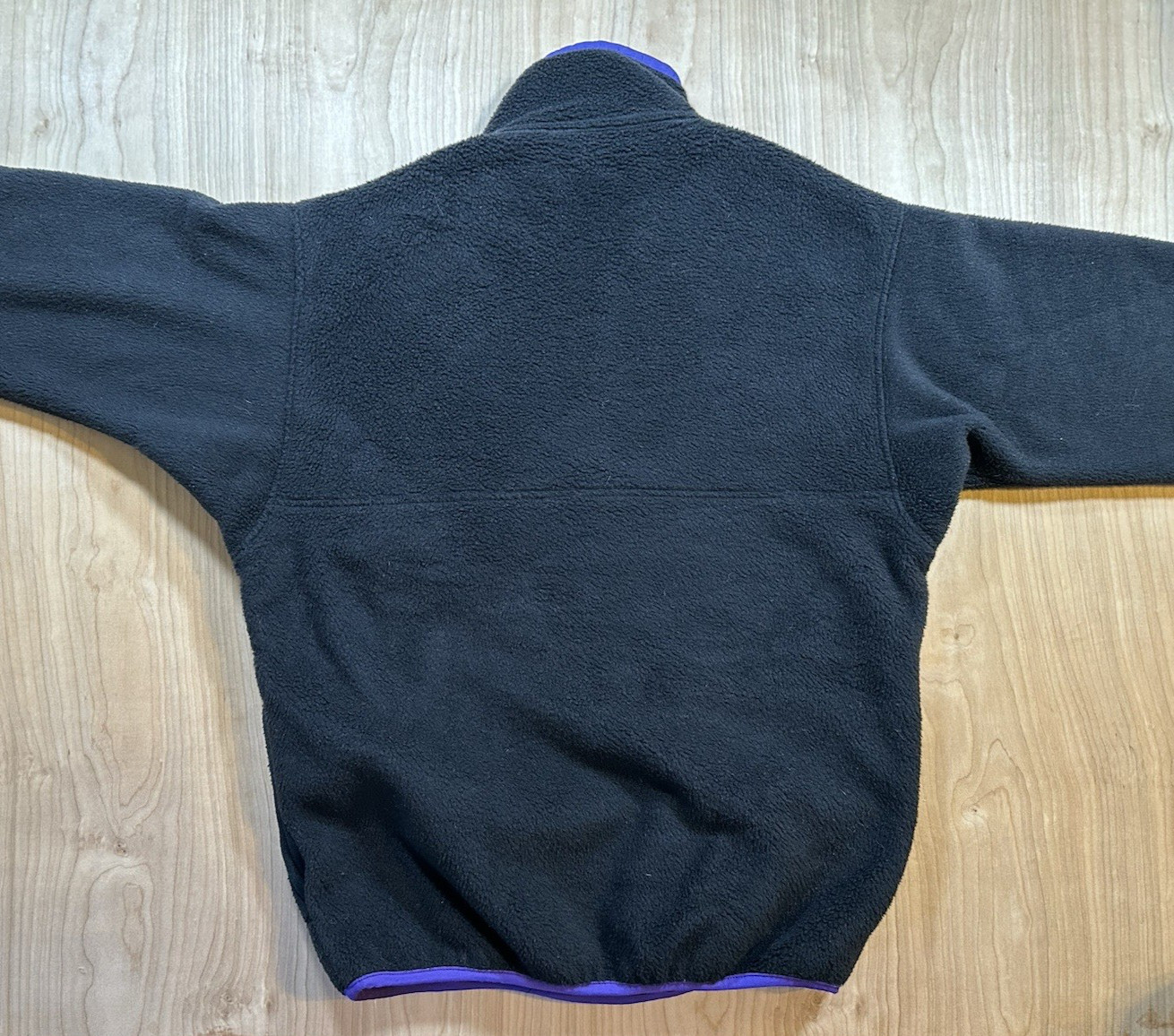 vintage 1980’s EASTERN MOUNTAIN SPORTS fleece pullover BLACK womans purple MED
