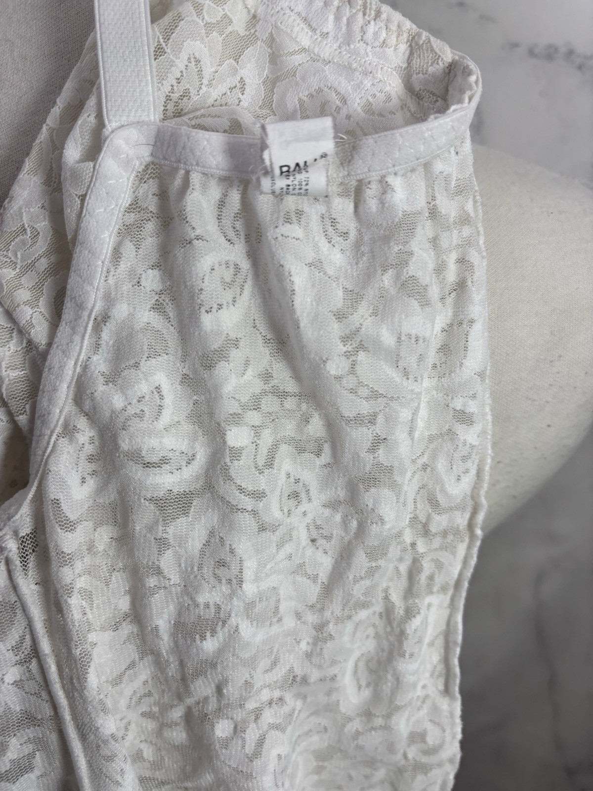 Vtg Bali White Lace Teddy Bodysuit 34B Floral Bridal Coquette Underwire shape