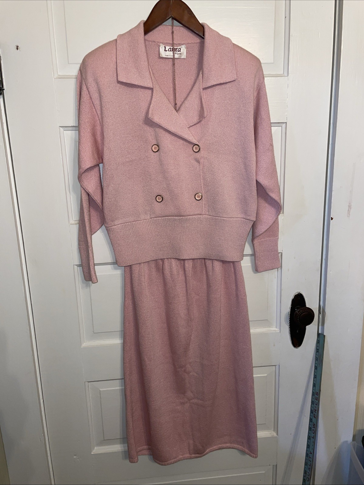 Vintage 2 piece Sweater Set (Skirt & Sweater) Pink Acrylic Buttons Collar 10