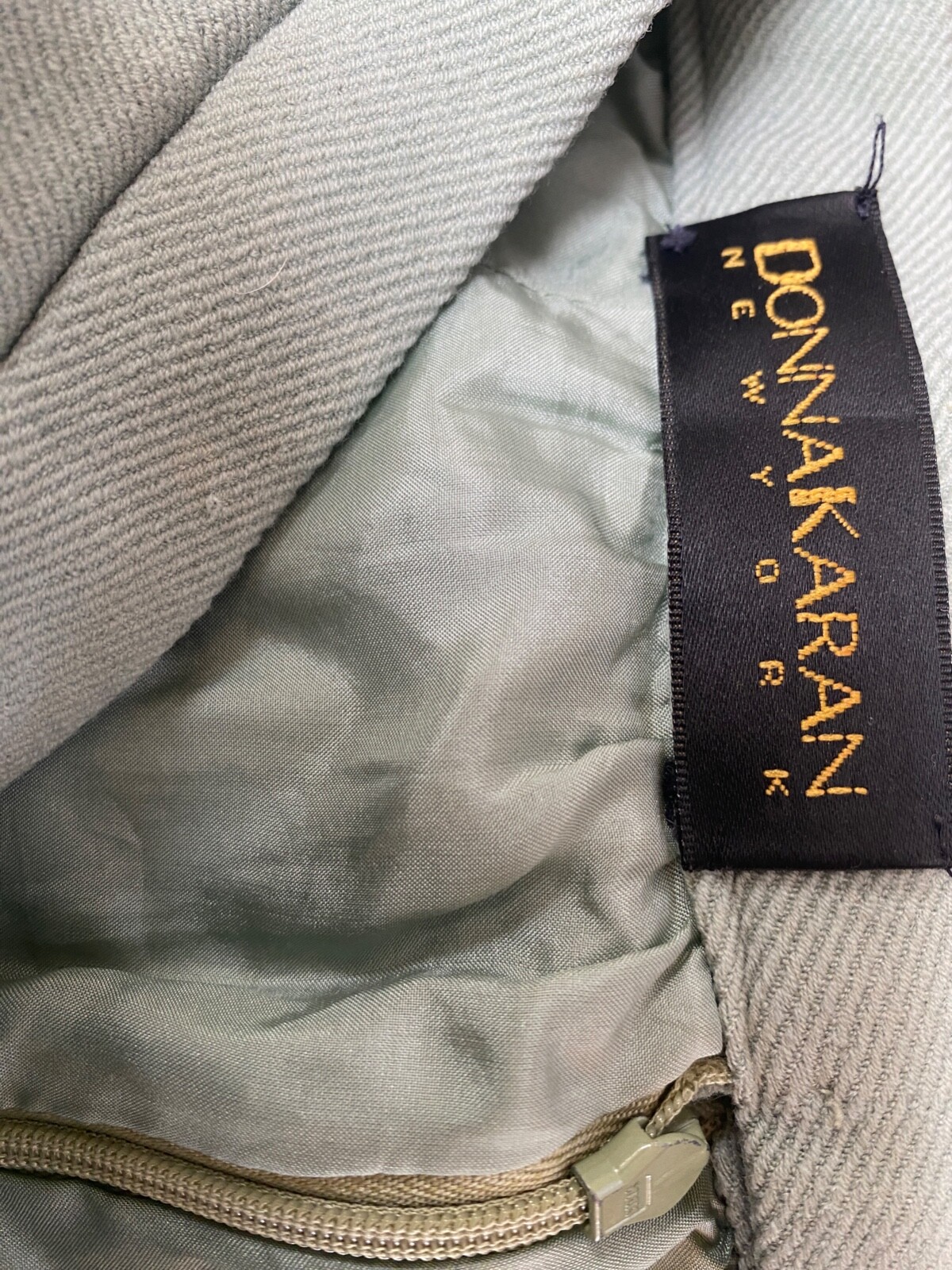 Vintage 80’sDonna Karan New York Womens Knee A Line Skirt SOFT GREEN Sz. 2 / 4