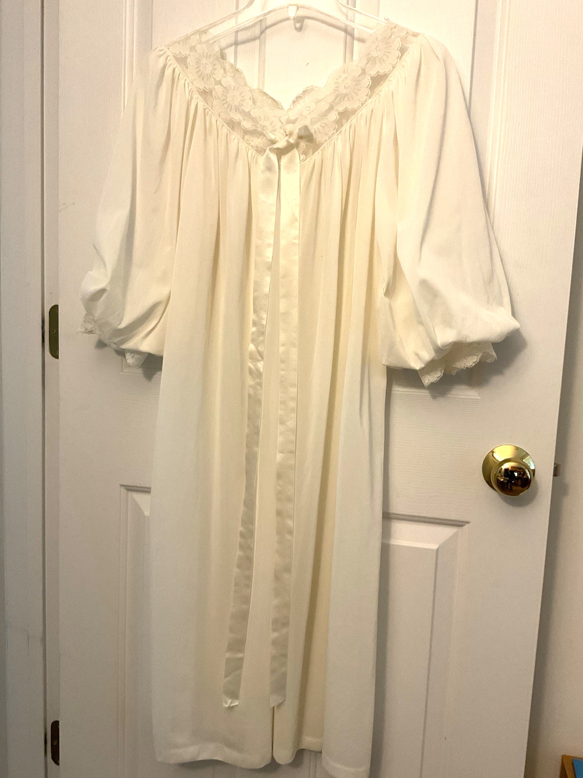 1963 SANS SOUCI White Peignoir Robe Double Chiffon Sleeves Lace Cuff Tie Front-S