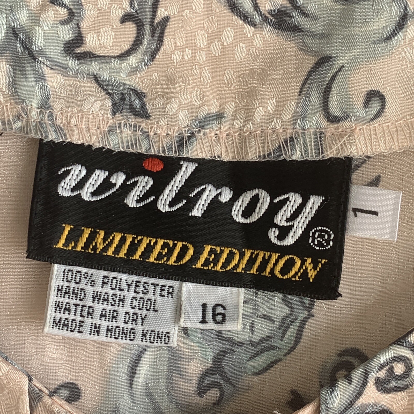 Wilroy Limited Edition Womens Blouse Top Shirt Size 16 Pleated Vintage Hong Kong