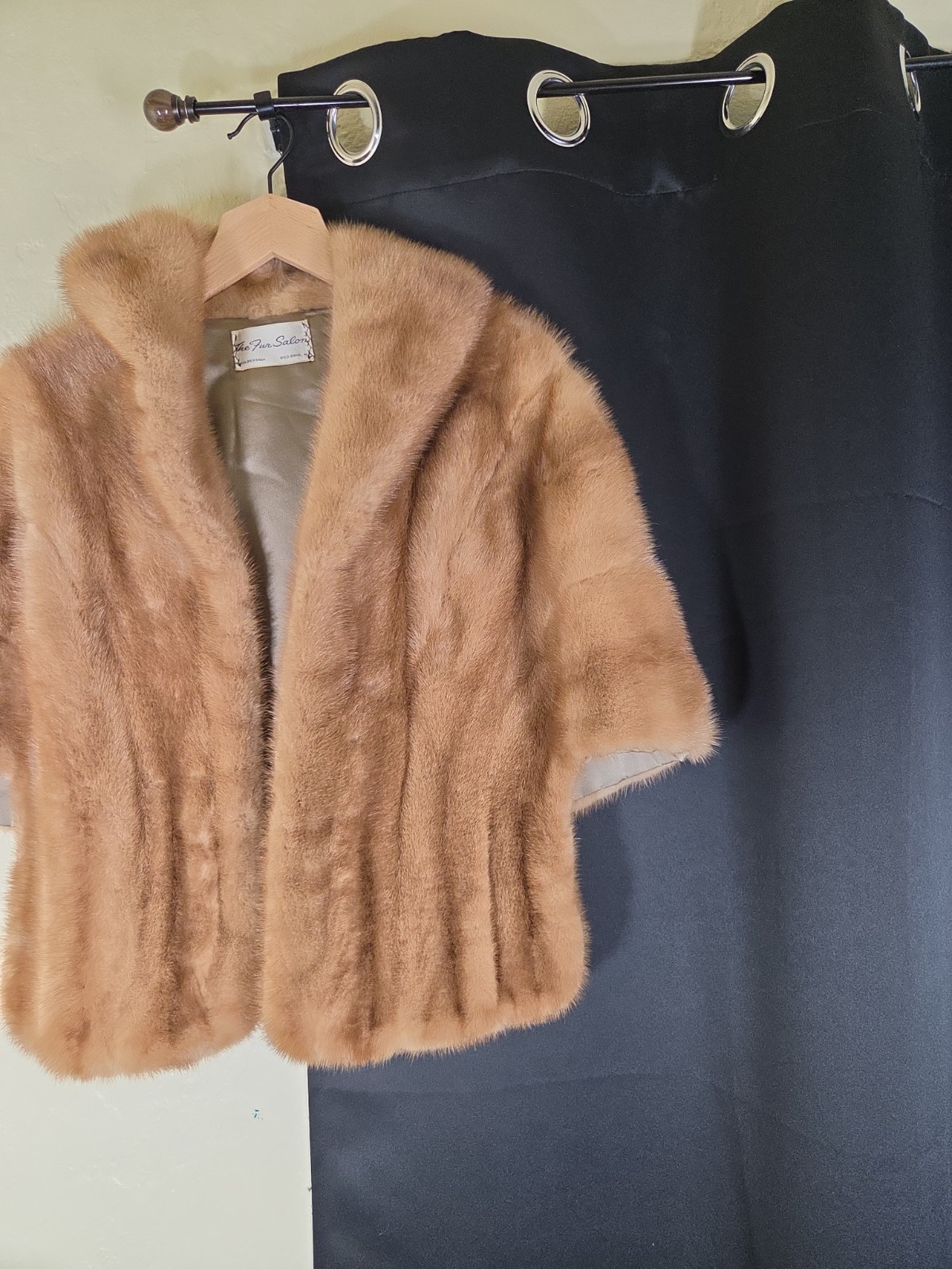 Vintage 70s The Fur Salon Women’s Tan Genuine Mink Fur Coat Mob Wife Old Money
