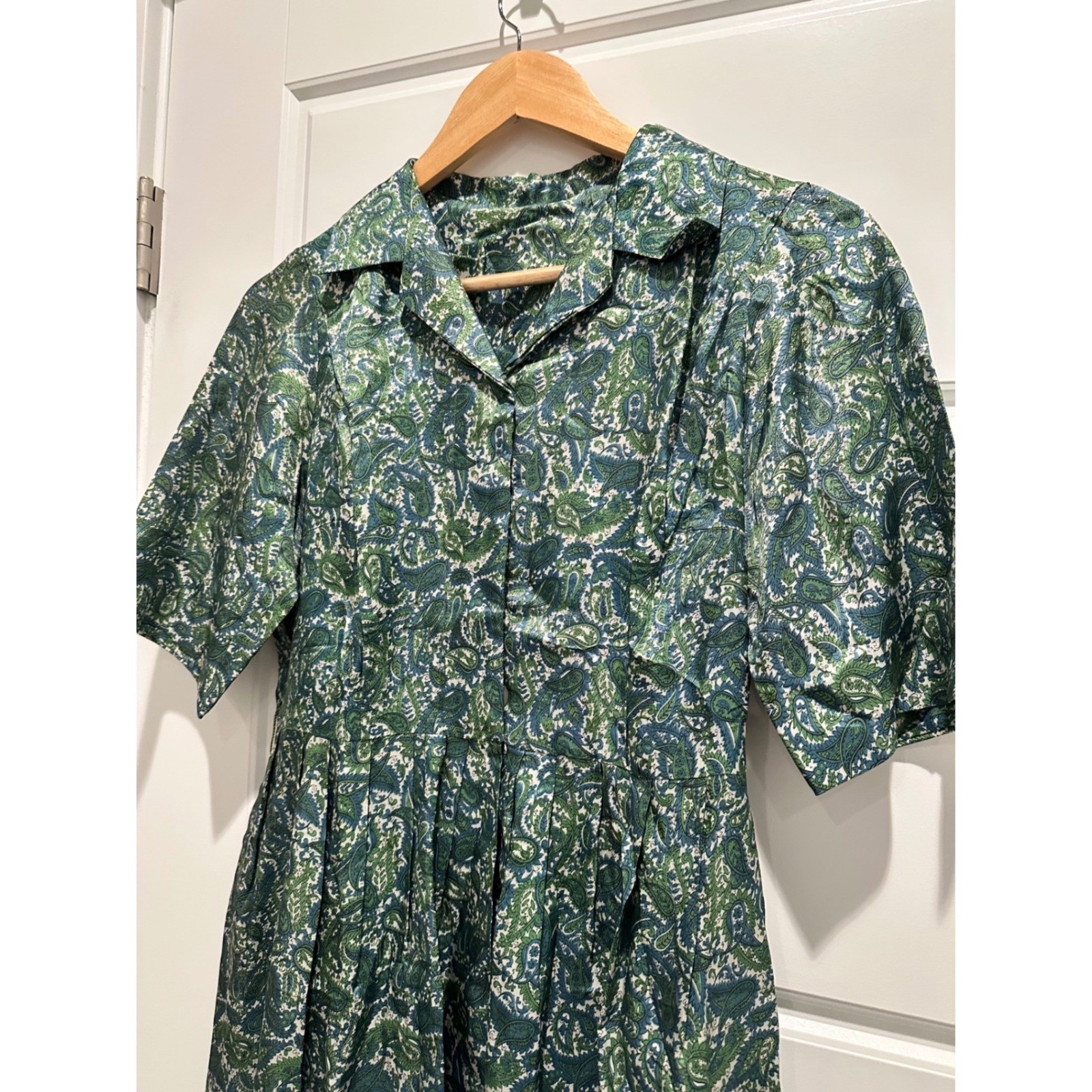 Vintage Handmade Green Paisley Shirt Dress Short Sleeve Pleated A-Line Midi