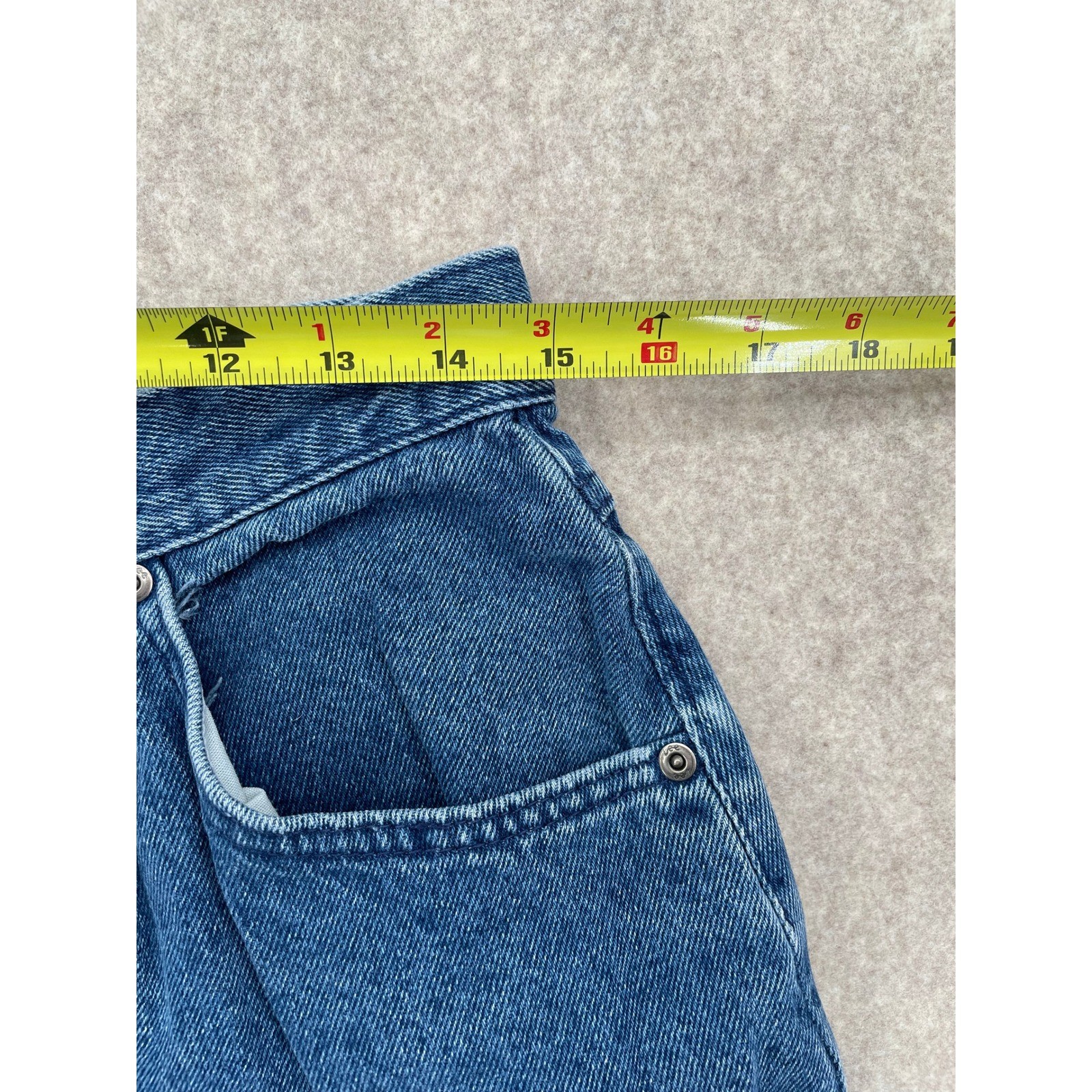 Vintage Lee Mom Jeans Blue Relaxed Fit Tapered Leg Denim Classic 90s USA 30×28