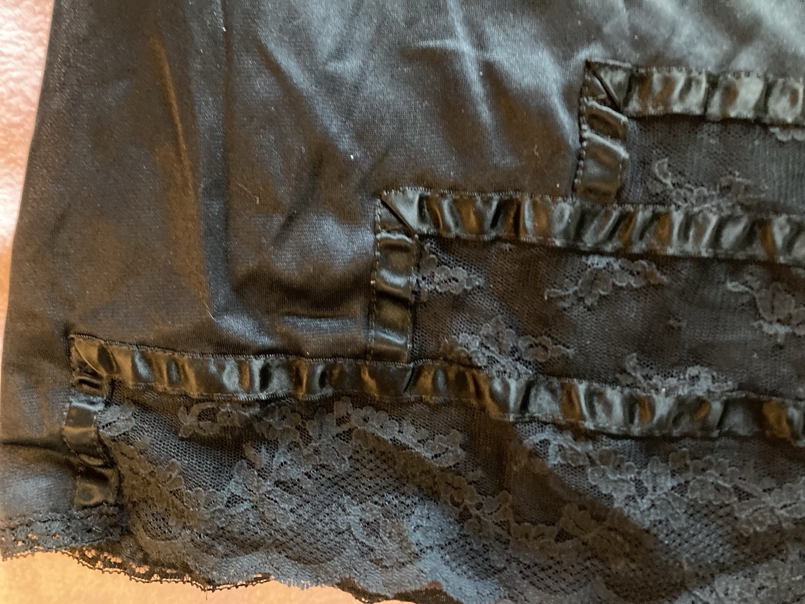 Vintage Formfit Rogers 1/2 Slip Black 6”Lace Satin Ribbon 28/32” waist