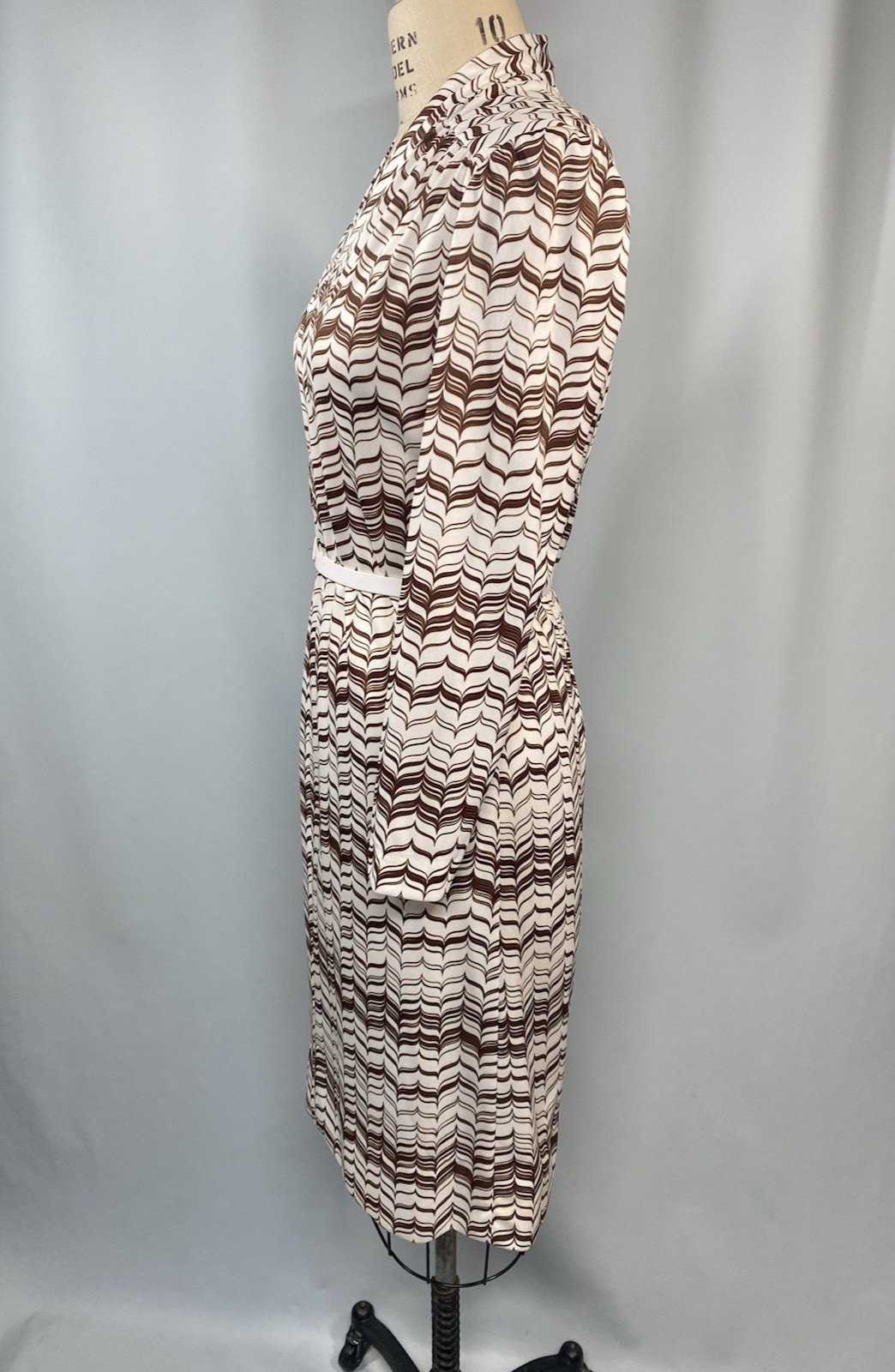 Vintage Dress SIZE MEDIUM 12 white brown zig zag NELLY DON 70s 80s modest