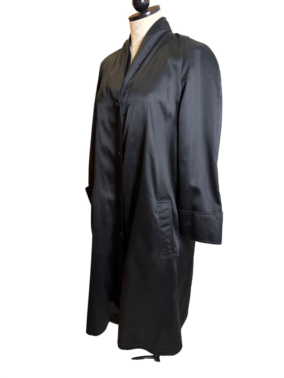 Count Romi LTD. Evening Coat Vintage Size 2 Black Satin Button Front Long Sleeve