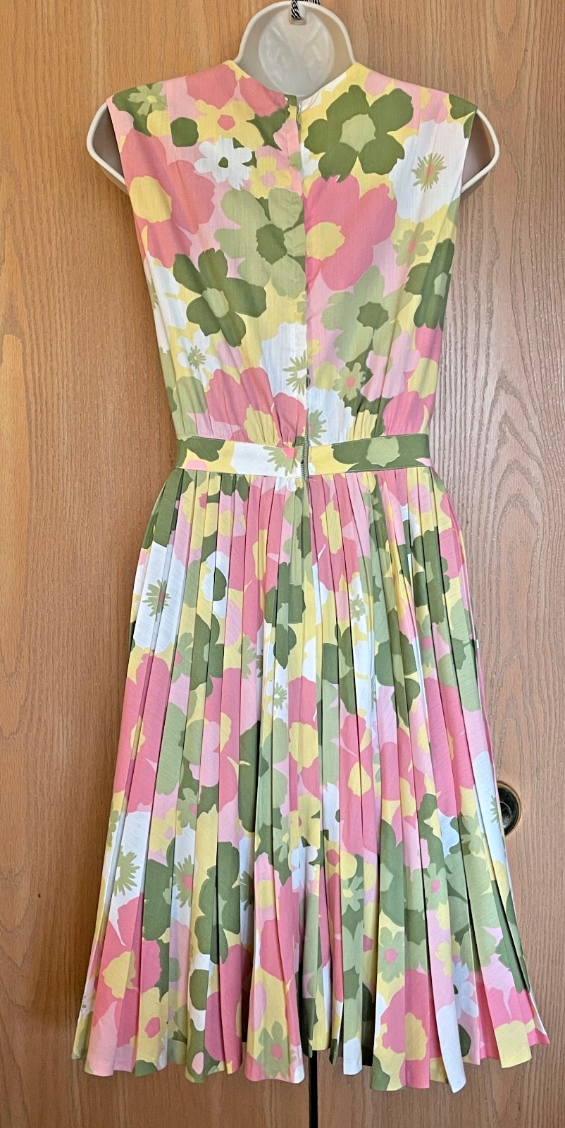 Vintage Lisa Robin Petite Size 10 Floral Garden Dress with Pleated Skirt
