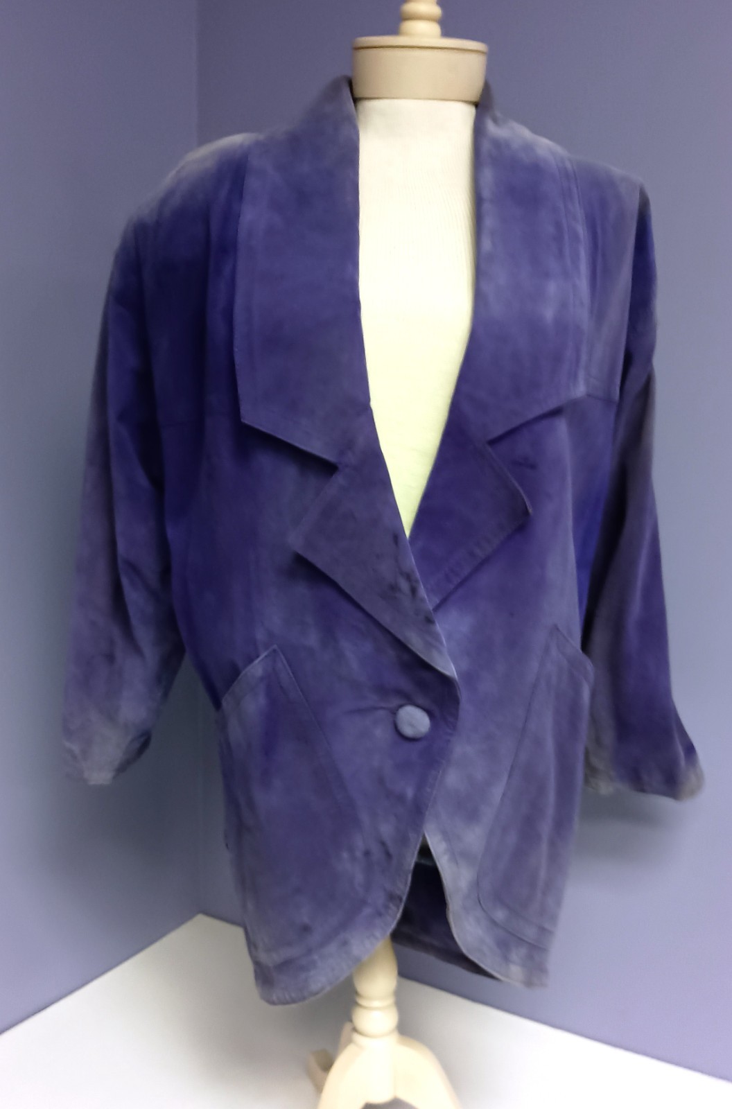Vintage 80’s Ladies Winlit Purple Suede Oversized Coat W/ Flaws Small