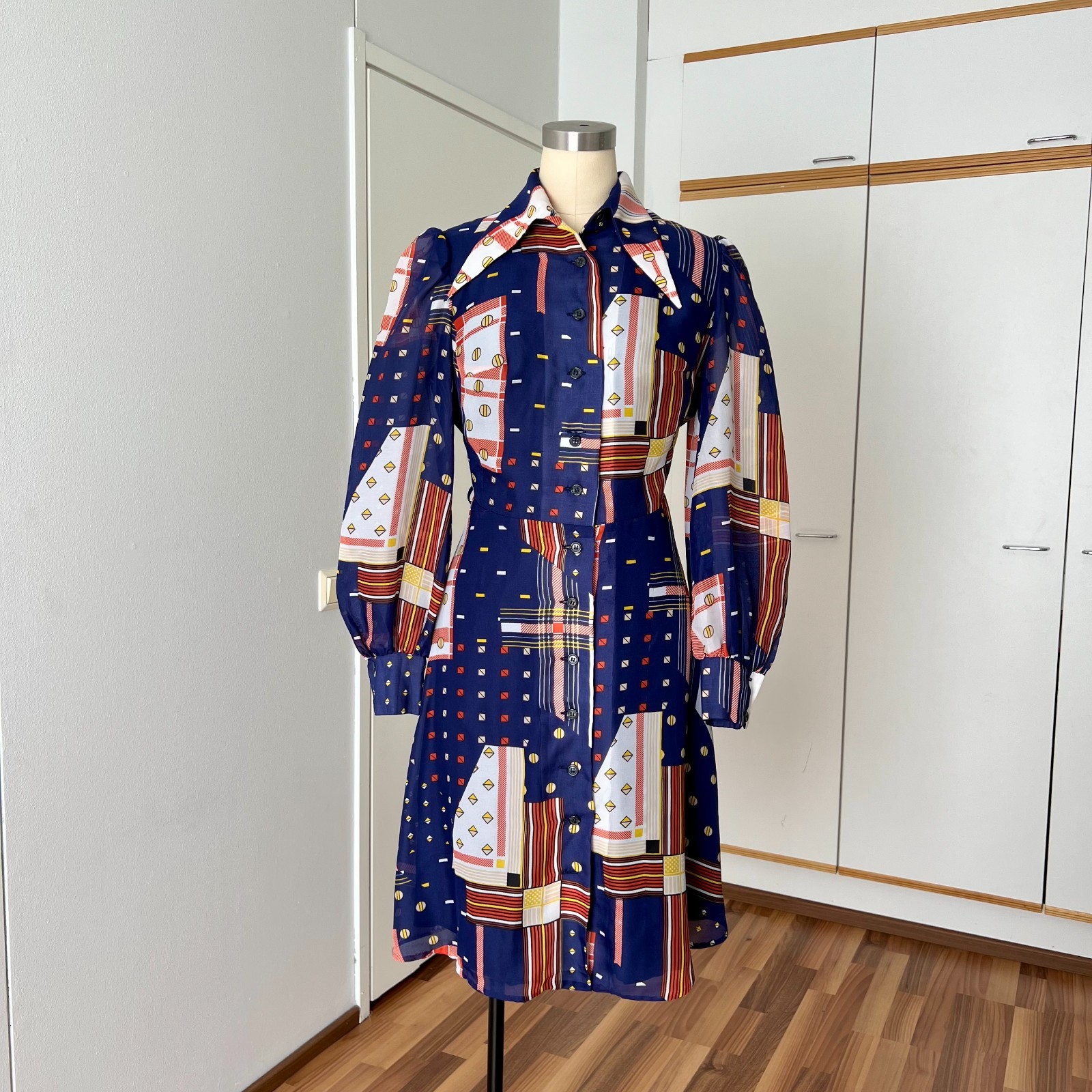 1970s Geometric Mod Mini Shirt Dress LUCIE LINDEN Dagger Collar Button Up Retro