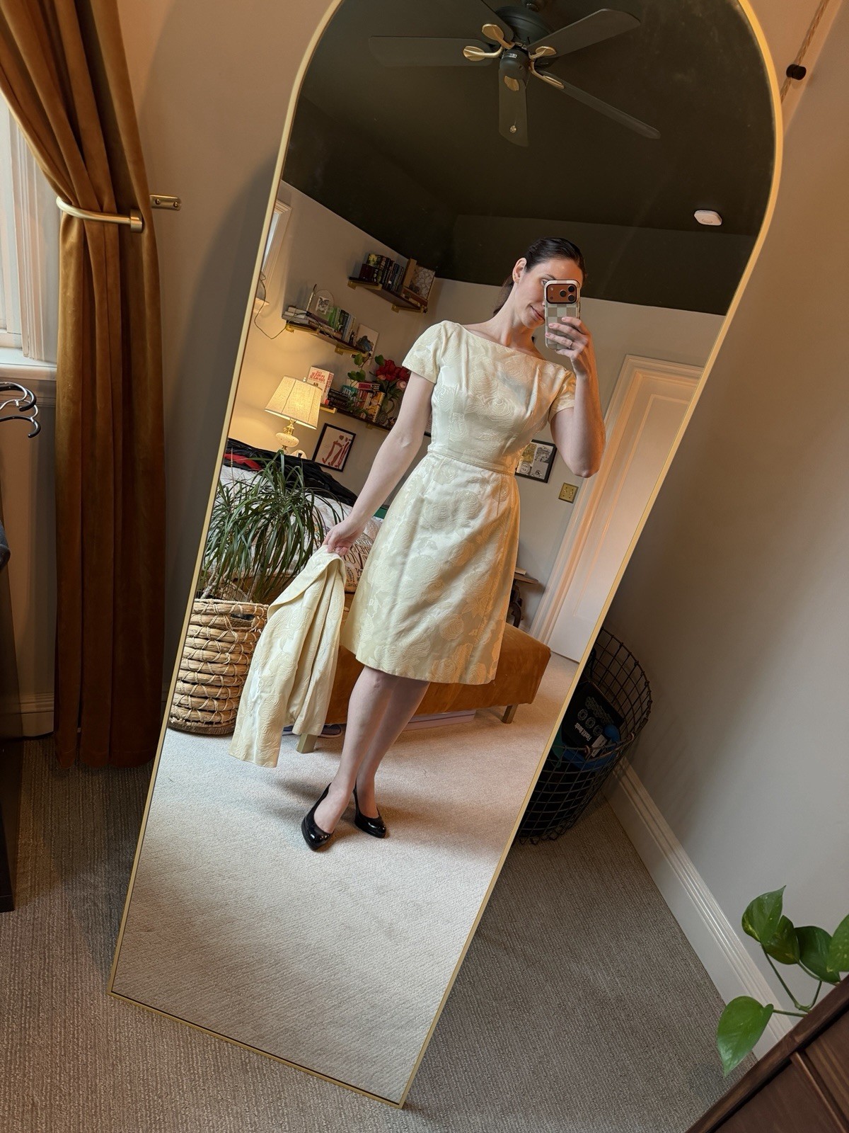 Vintage 1960s Ivory Brocade Johnny Herbert dress Size 0 EUC