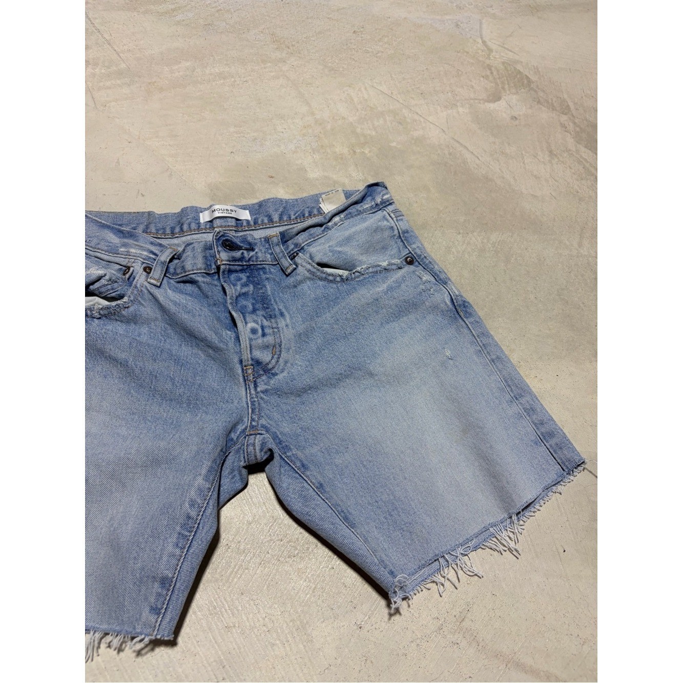 Moussy vintage cowhide leather Light Wash Distressed Denim Cutoff Shorts 28