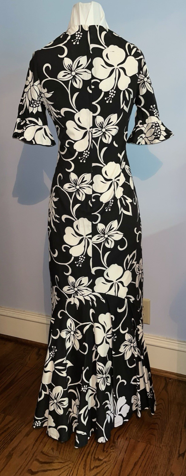Vintage Hawaiian Maxi Hostess Dress Hibiscus Black White Mermaid Fishtail Hem