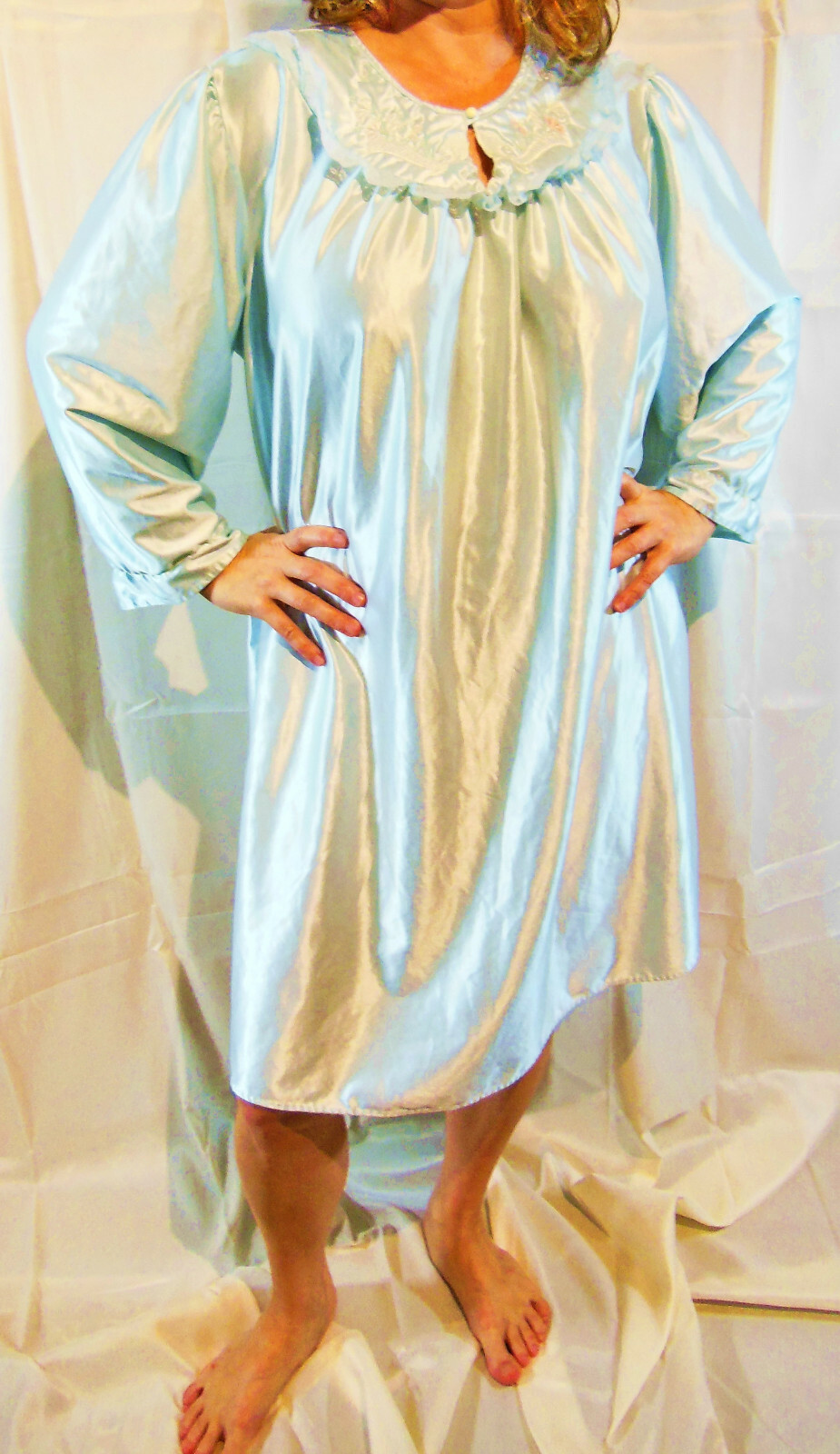 STARDUST VINTAGE BLUE SATINY EMBROIDERED COTTONY LINING NIGHTGOWN L XL EVC
