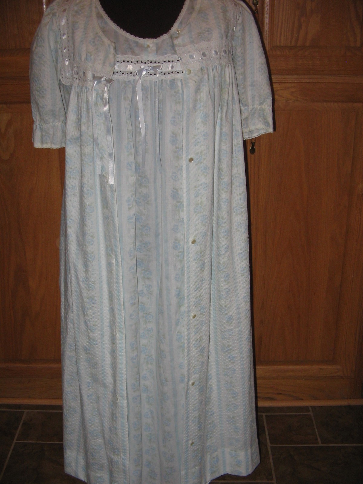 VINTAGE NIGHTGOWN & ROBE RIBBONS FLORAL NEGLIGEE BLUE Polycotton SZ PETITE