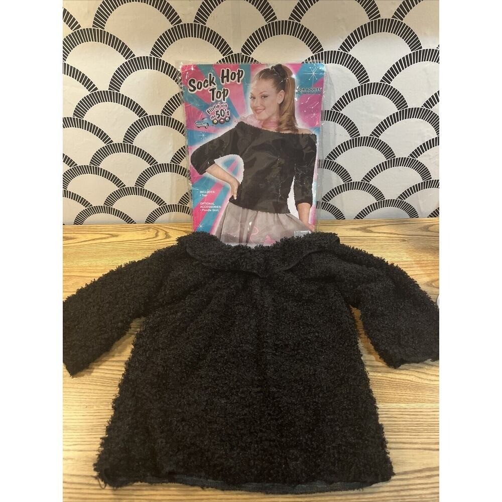 Forum Novelties Women’s Poodle 50’s Sock Hop Black Costume Sweater (Top Only)