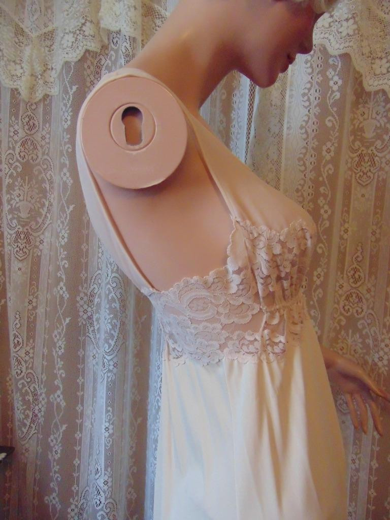 VTG Glydons Peignoir Set Chantilly Lace Bell Sleeve Robe Nylon Gown 36B