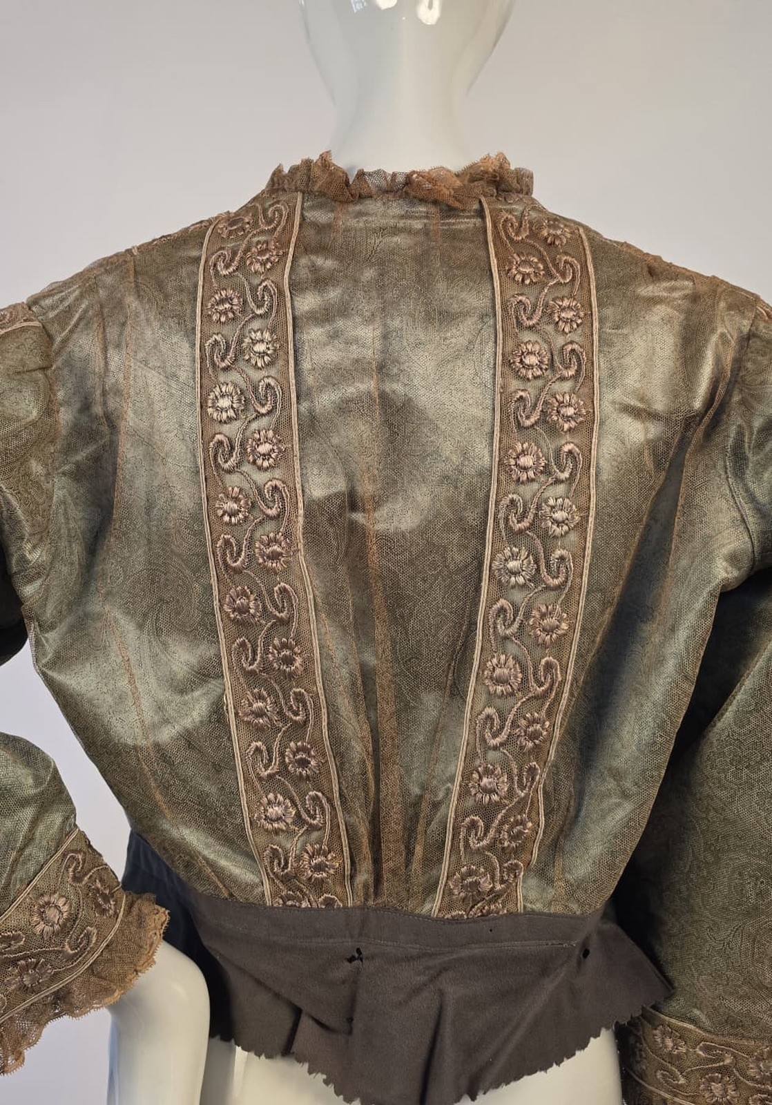 EDWARDIAN PAISLEY PRINT TULLE + SATIN BLOUSE W CUT STEEL BUCKLE DETAIL