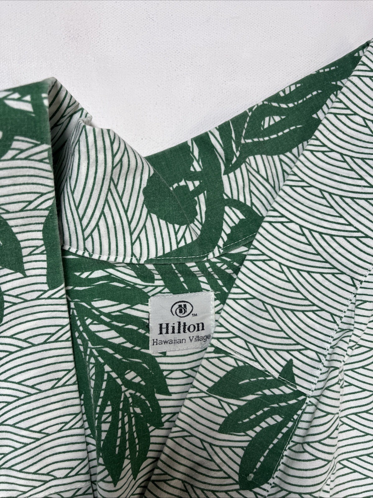Vintage Hilton Hawaiian Village Kimono Robe Green White Floral Tropical Aloha