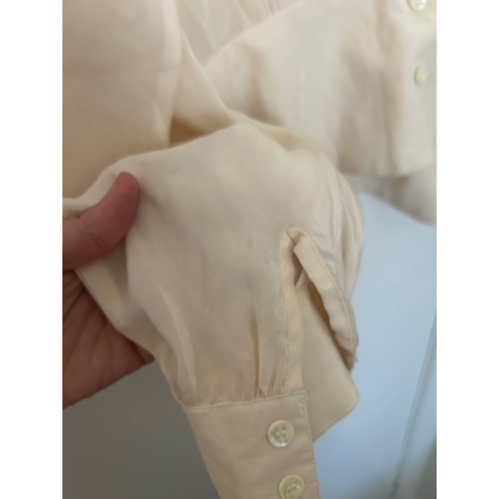 Vtg Argenti Blouses Cream 100% Silk Button Down Cinched Waist Shirt Size 8