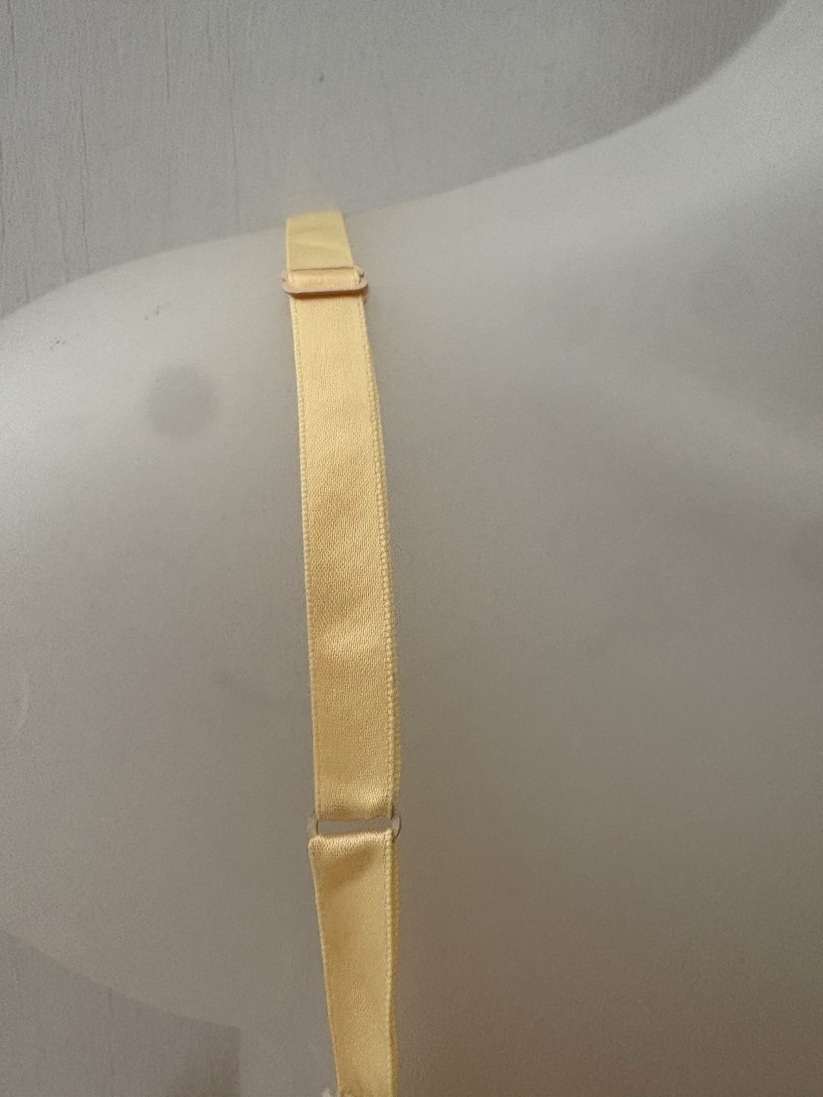 Rare Van Raalte Yellow Nylon Full Slip Lace Trim Size 32 Regular Made in USA