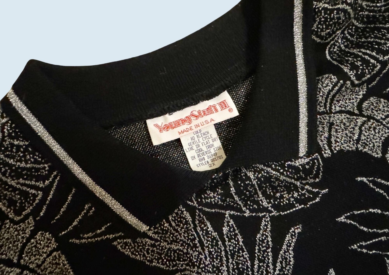Vintage 1980s / 1990s Pullover Collar Metallic Floral Sweater Top Shirt Size L