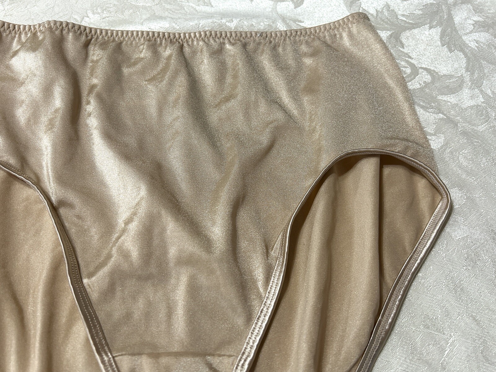 NWOT Vtg VANITY FAIR 40-841 Second Skin Satin 3XL Nude Brief Panties #48