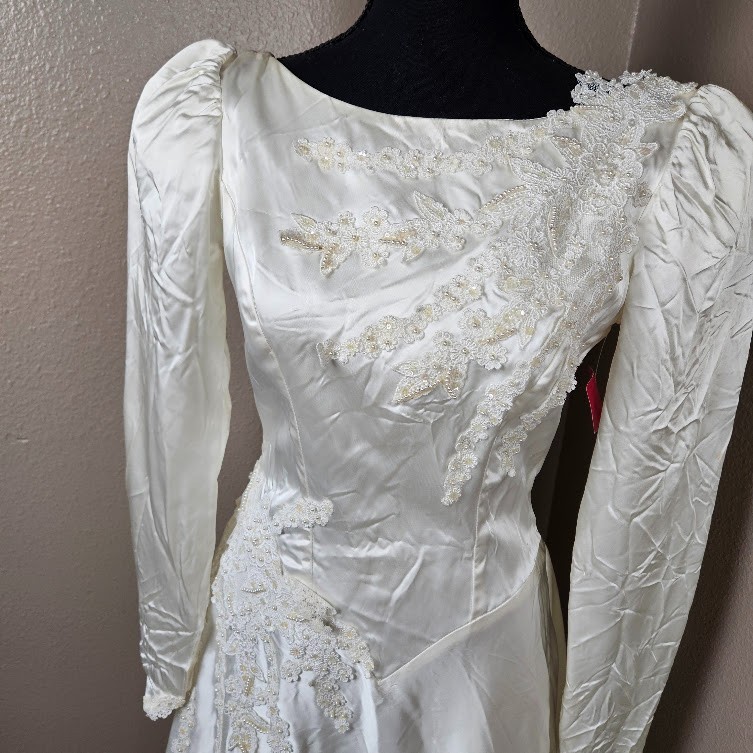 Vintage Bride 80s 90s Liquid Satin Ivory Wedding Gown 7 Back Bow Chapel Train