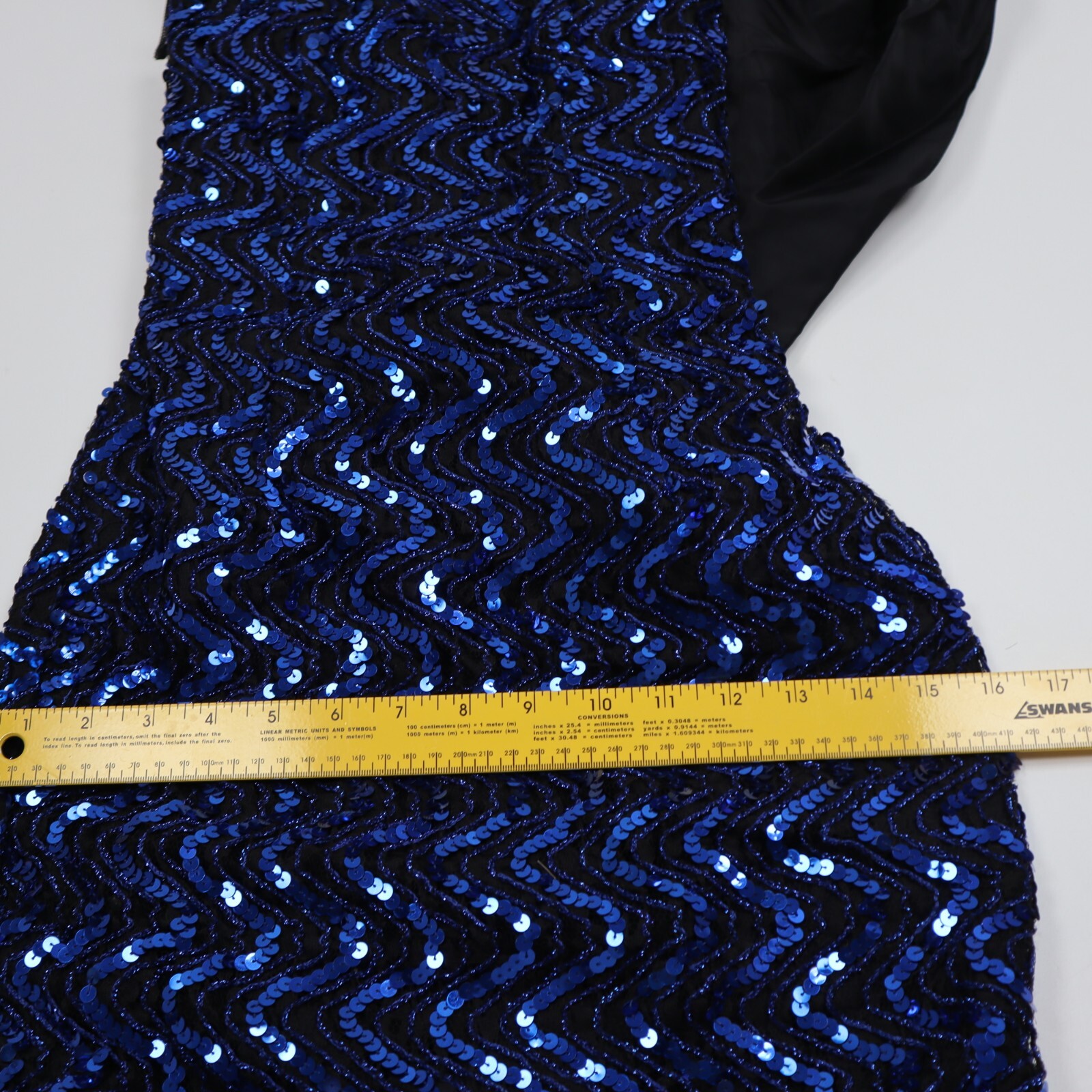 Jessica McClintock Gunne Sax Strapless Bodycon Sequin Party Formal Prom Dress