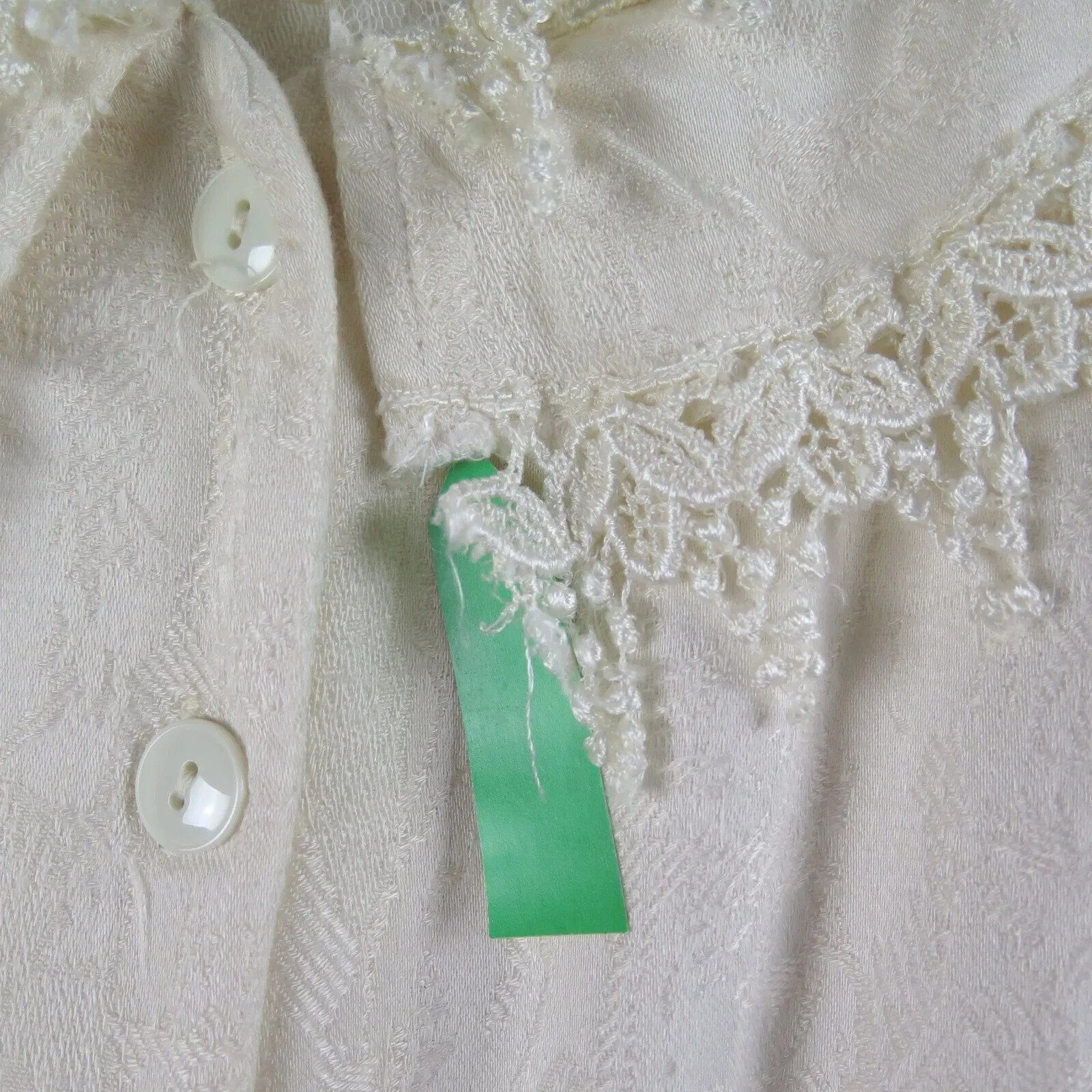Vtg Cream Lace Dress Women’s size 5/6 Unbranded 80’s Soft Fabric Padded Shoulder