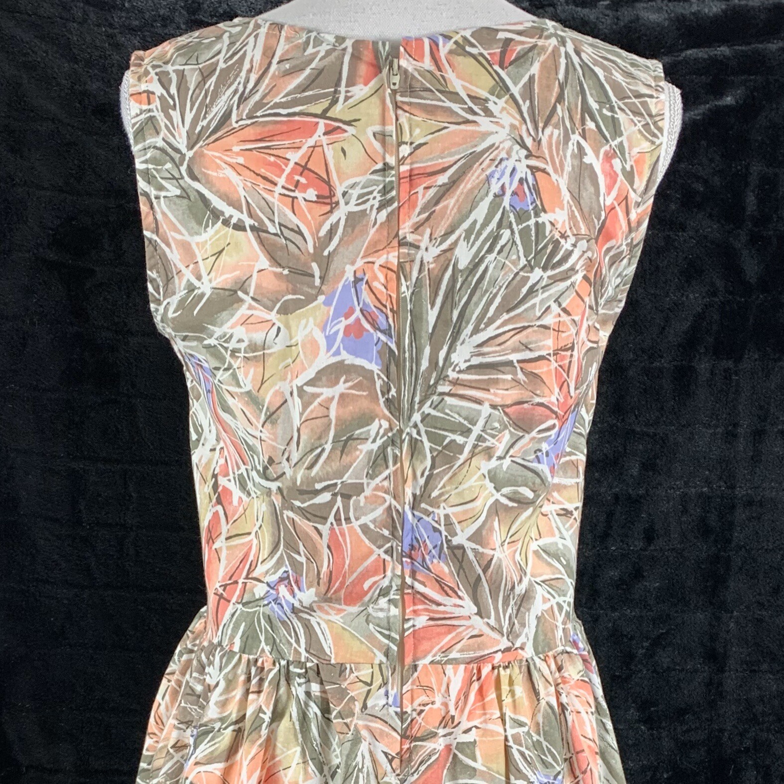 Vintage Dress Handmade Size Medium Fit & Flare Floral Knee Length Tank Zip Back
