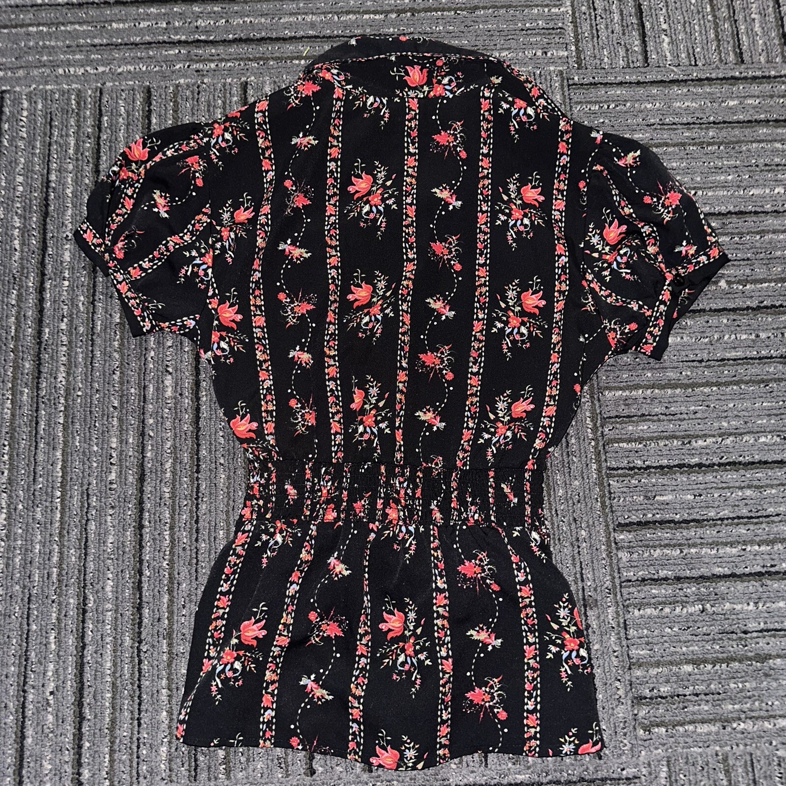 Vintage- Retro Woman’s Floral S/S Button Up Shirt Sz S Small Retro Hippie