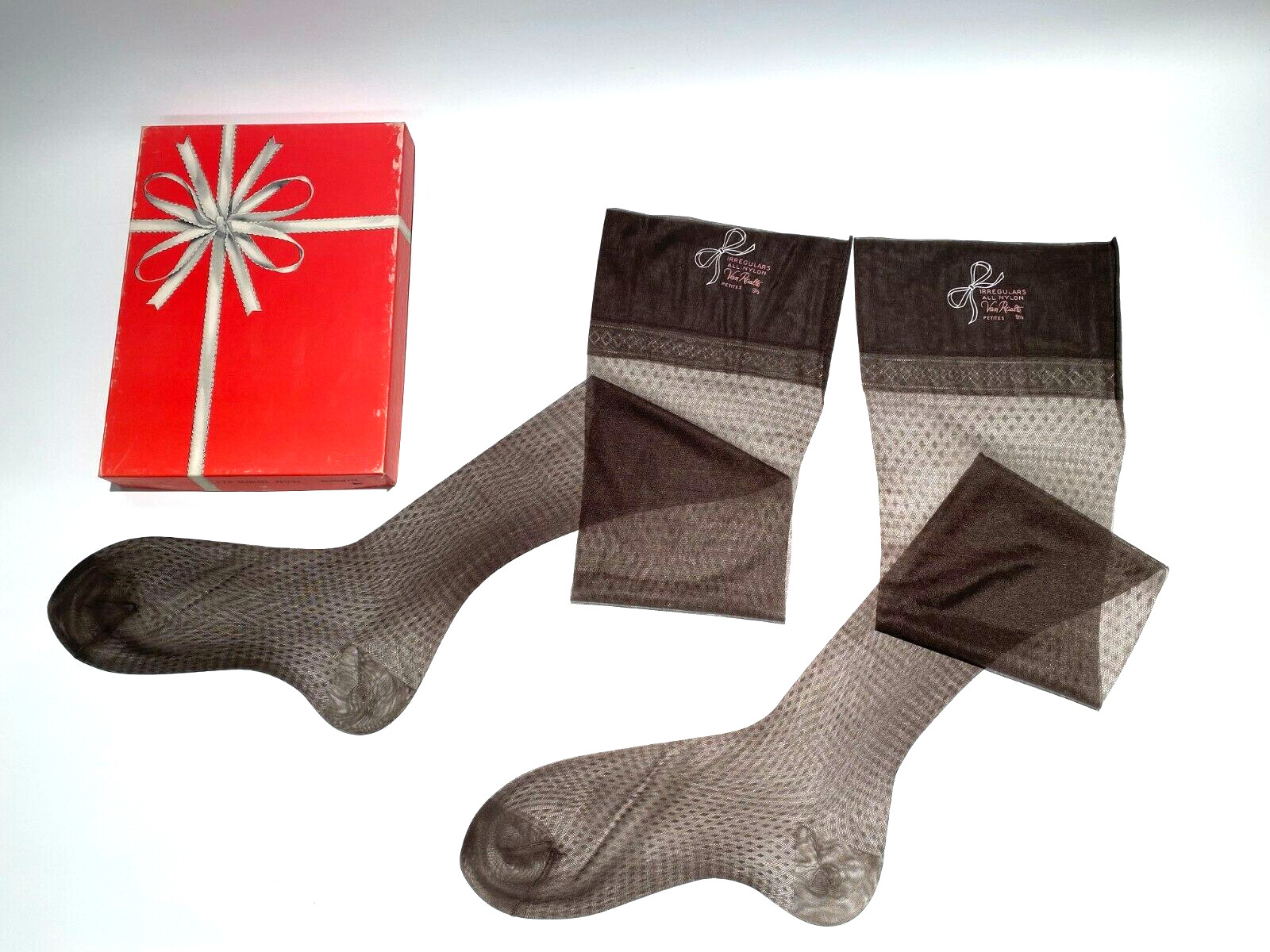 1 Pair Vintage Nylon Stockings 9.5″ x 28″ Petites Van Raalte Off Black Diamond