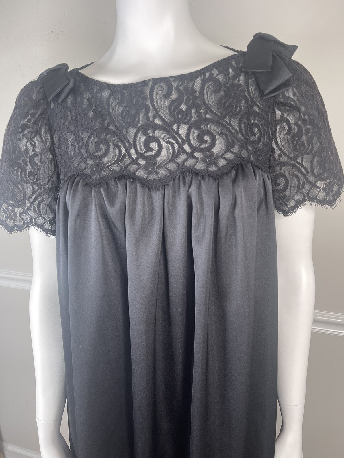 Vintage Black Rosa Puleo-Szule Lily Of France small Nylon Nightgown lace bow 60s