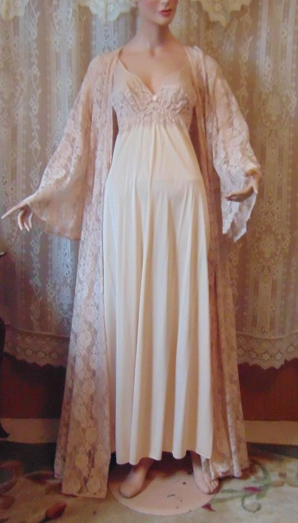 VTG Glydons Peignoir Set Chantilly Lace Bell Sleeve Robe Nylon Gown 36B
