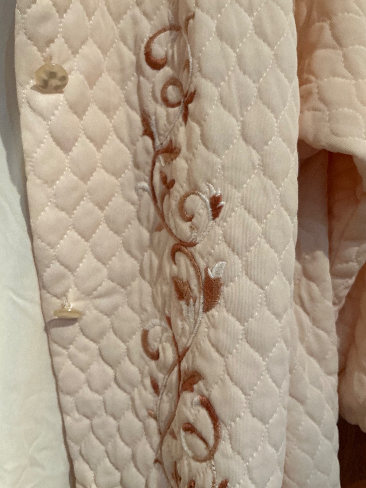 Vintage Quilted Lounging Robe Pajamas Buttons Embroidered MODERN size 10–GOOD