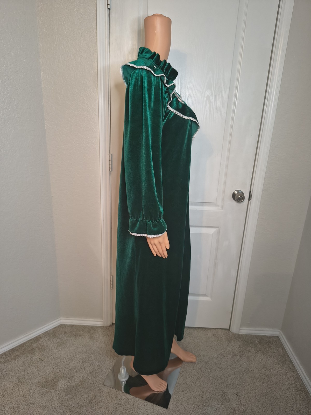 Vintage Appel Green Velvet Nightgown Plaid Ruffle Trim Cottagecore S/M -DP36