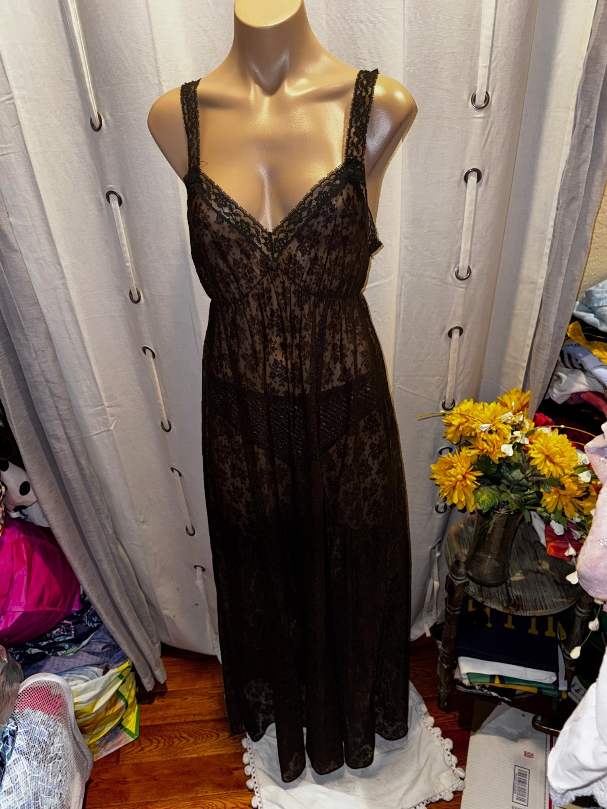Vtg Donna Richard for Gilligan O’Malley Black Lace Long Sexy Nightgown Sz S/M