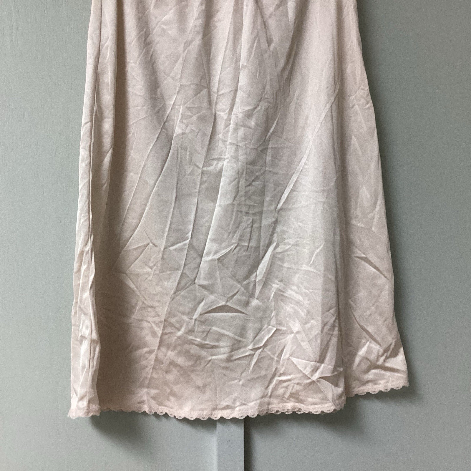Vtg Warners Perfect Measure Nylon Half Slip Med 18”Lace Trim Blush USA