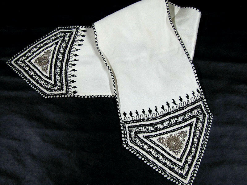 Vtg Lady’s Silk Collar Scarf Hand Embroidered Geometric Black Gold Metallic