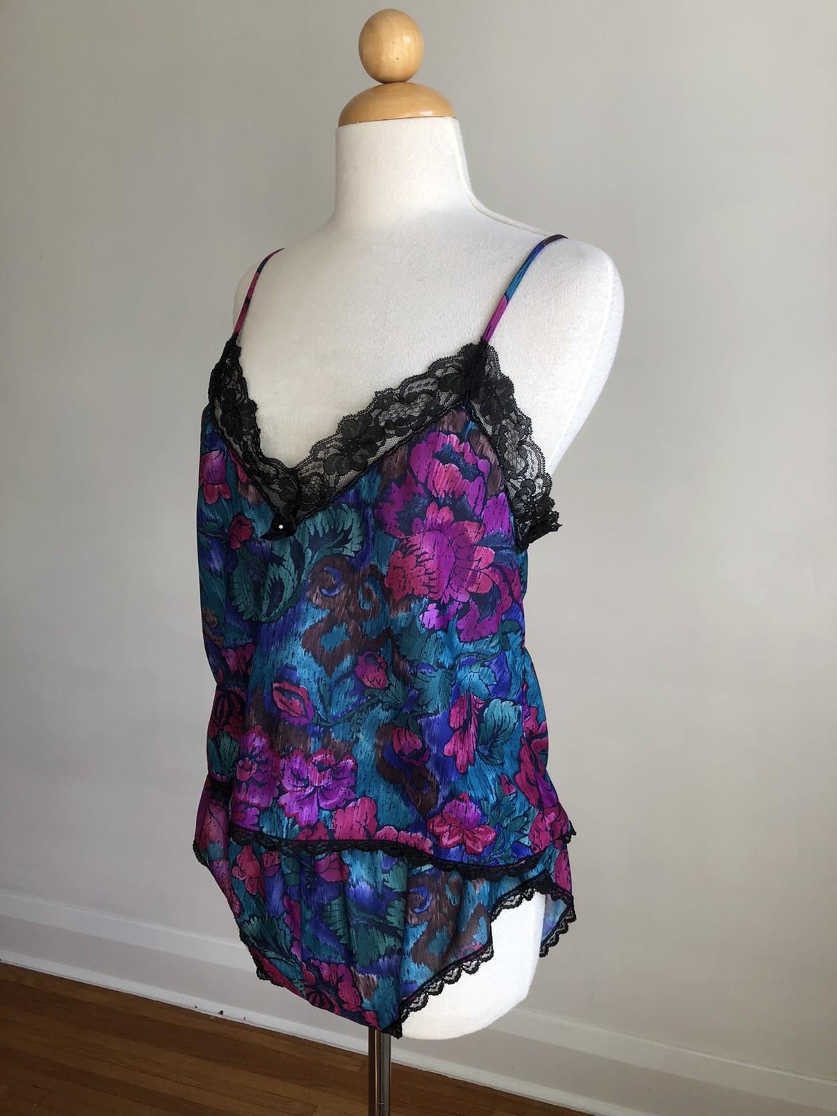 GORGEOUS VTG PETRA FASHIONS Floral Lacey 2pc Camisole & Shorts Lingerie Set SZ L