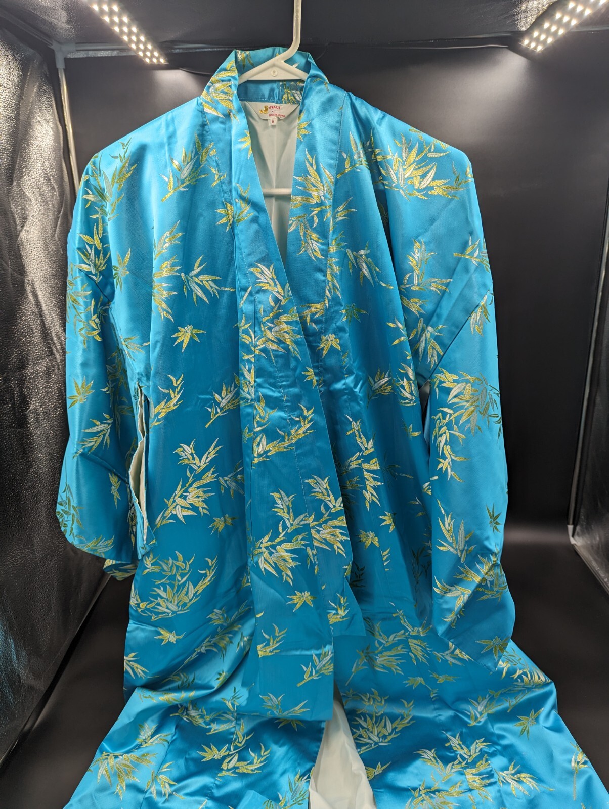 Vintage Joli Blue Silk Kimono w/ Embroidery Made in Japan size Small
