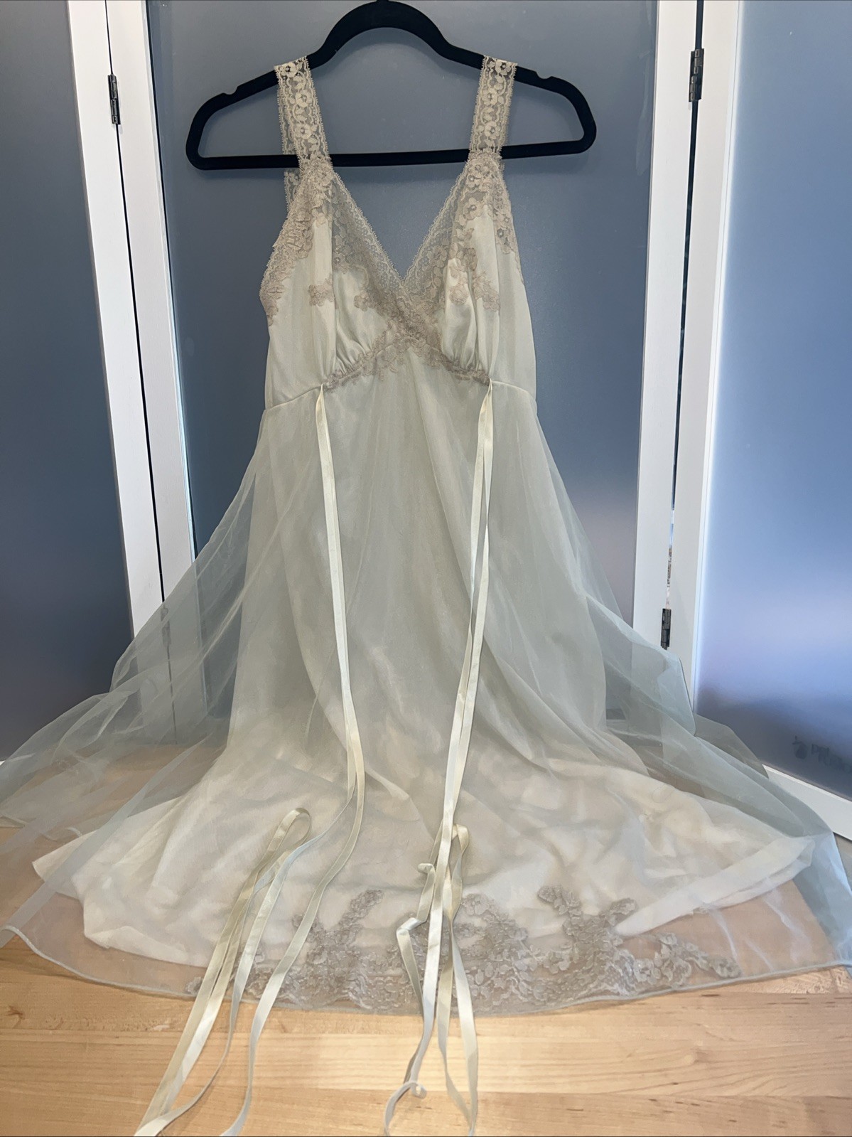 Vintage Sheer Chiffon Lace Subtle Green Nightgown Beige Lace Trim S 50’s