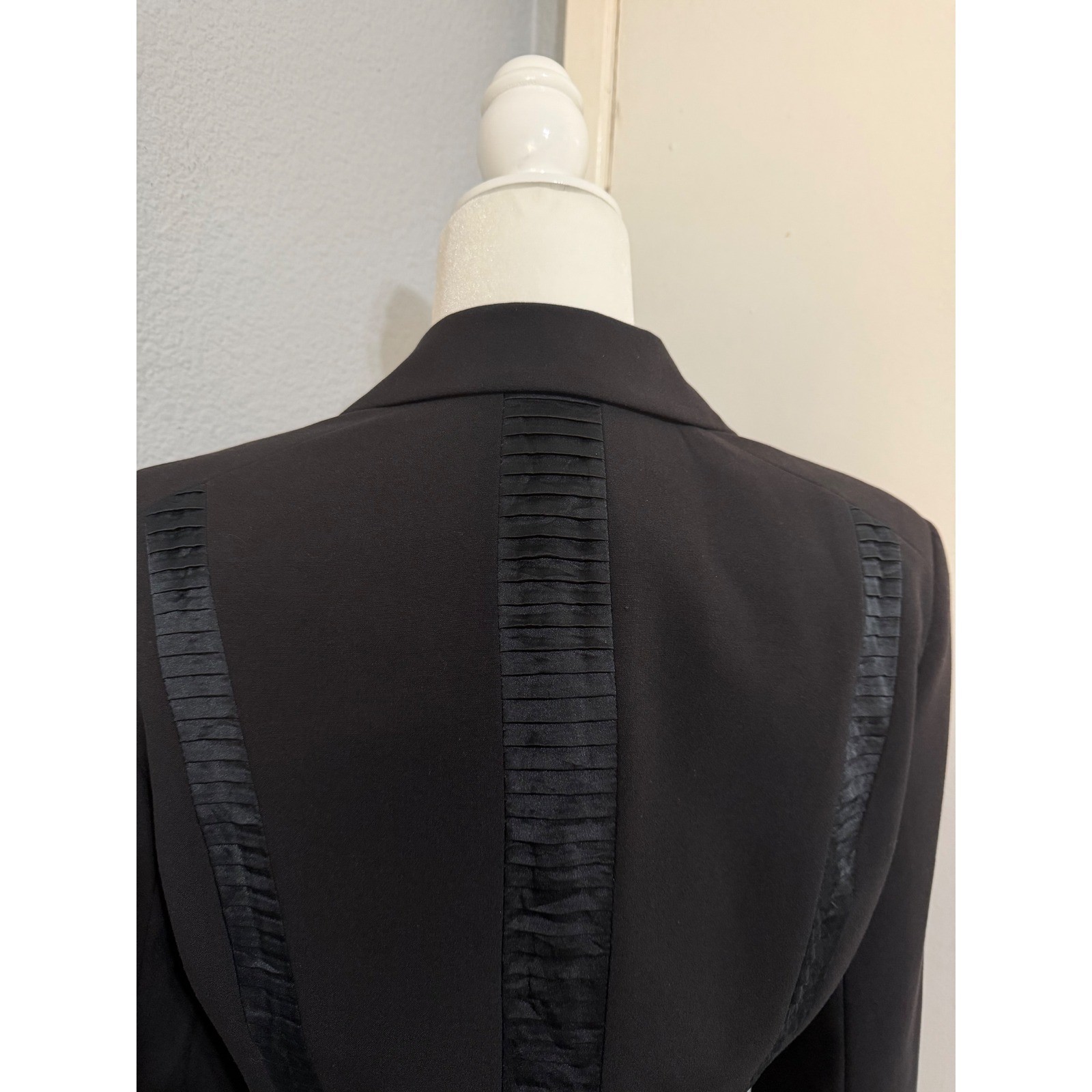 Vintage Cache Womens Black Blazer Size 10 Silk Pleated Trim Gold Button Tailored