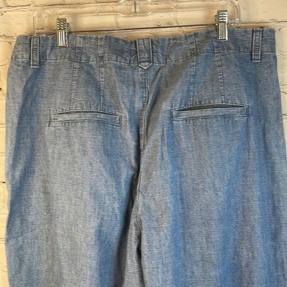 GAP Archive Re-issue 90s Pleated Fit High Rise Tapered Khakis Blue Chambray 33R