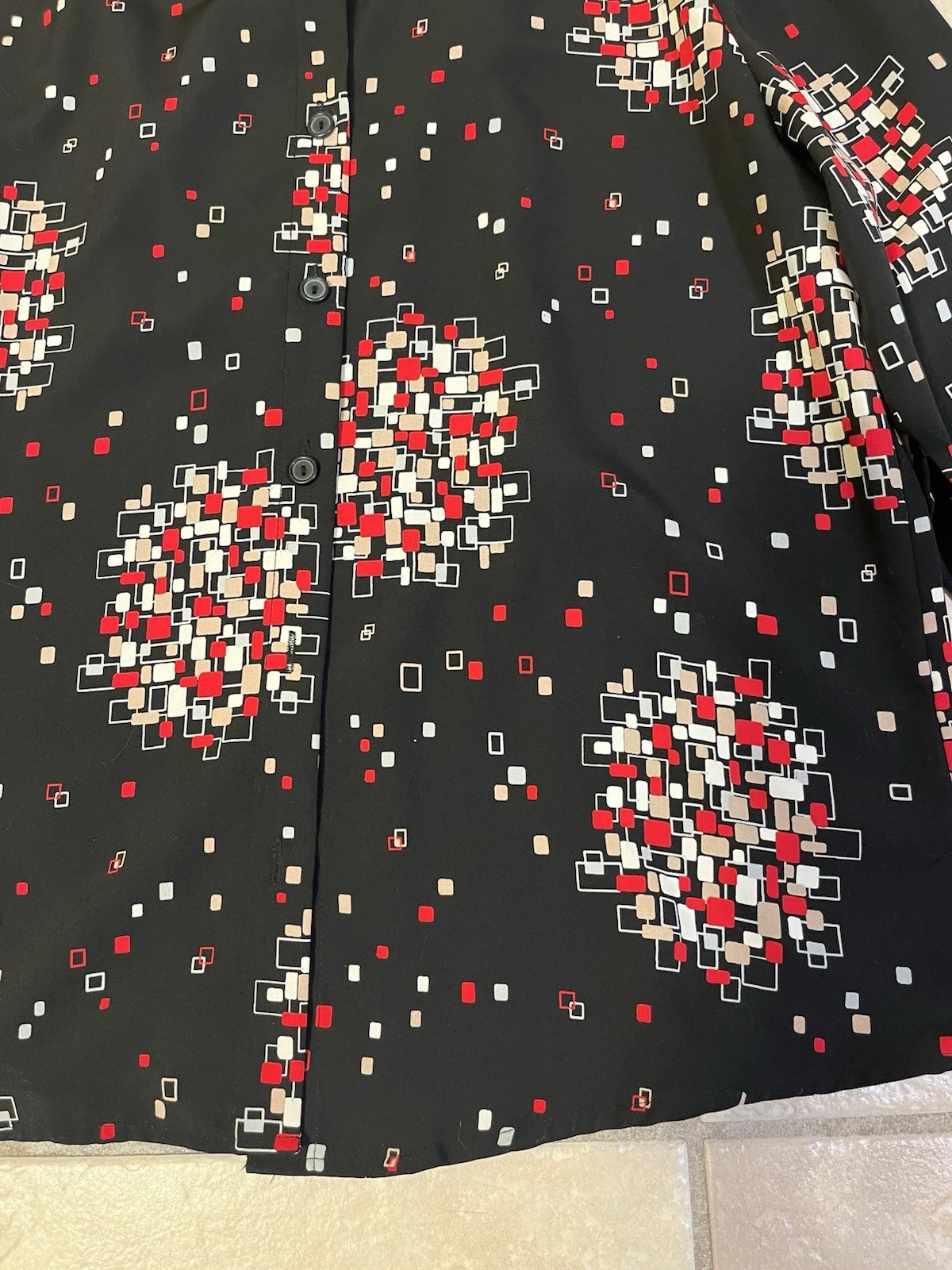 0023 Impressions VTG Women’s Black Top With Geometric Confetti Print Pattern S